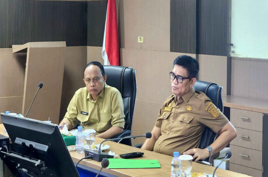 KADIS PERKIM KAMPAR IKUTI ZOOM MEATING RAKOR PENGANDALIAN INFLASI DAN EVALUASI PROGRAM 3 JUTA RUMAH