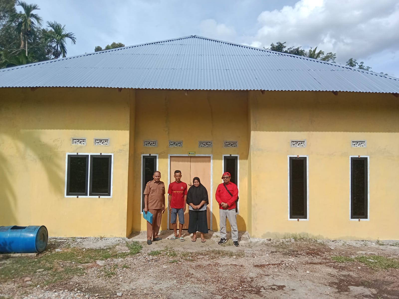 Monitoring dan Pengawasan Pelaksanaan Bedah Rumah Oktober 2024 Desa Kuok